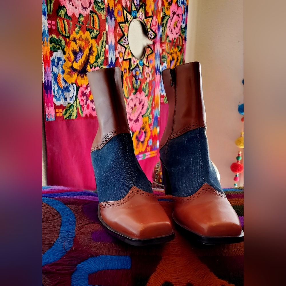 Artiva size 6.5 denim/leather combo heeled ankle boot